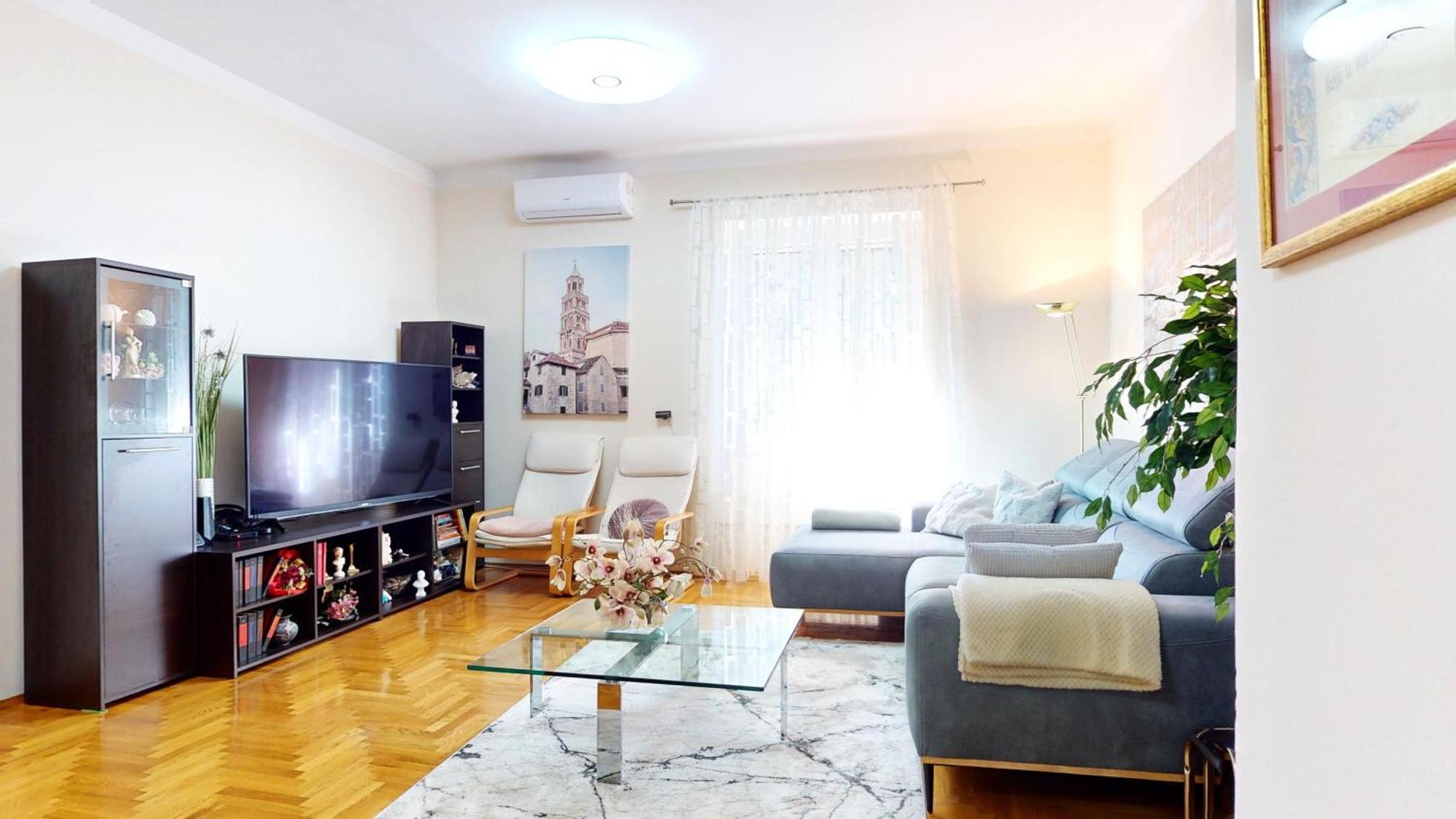 Stella- Near Center And Bacvice Leilighet Split